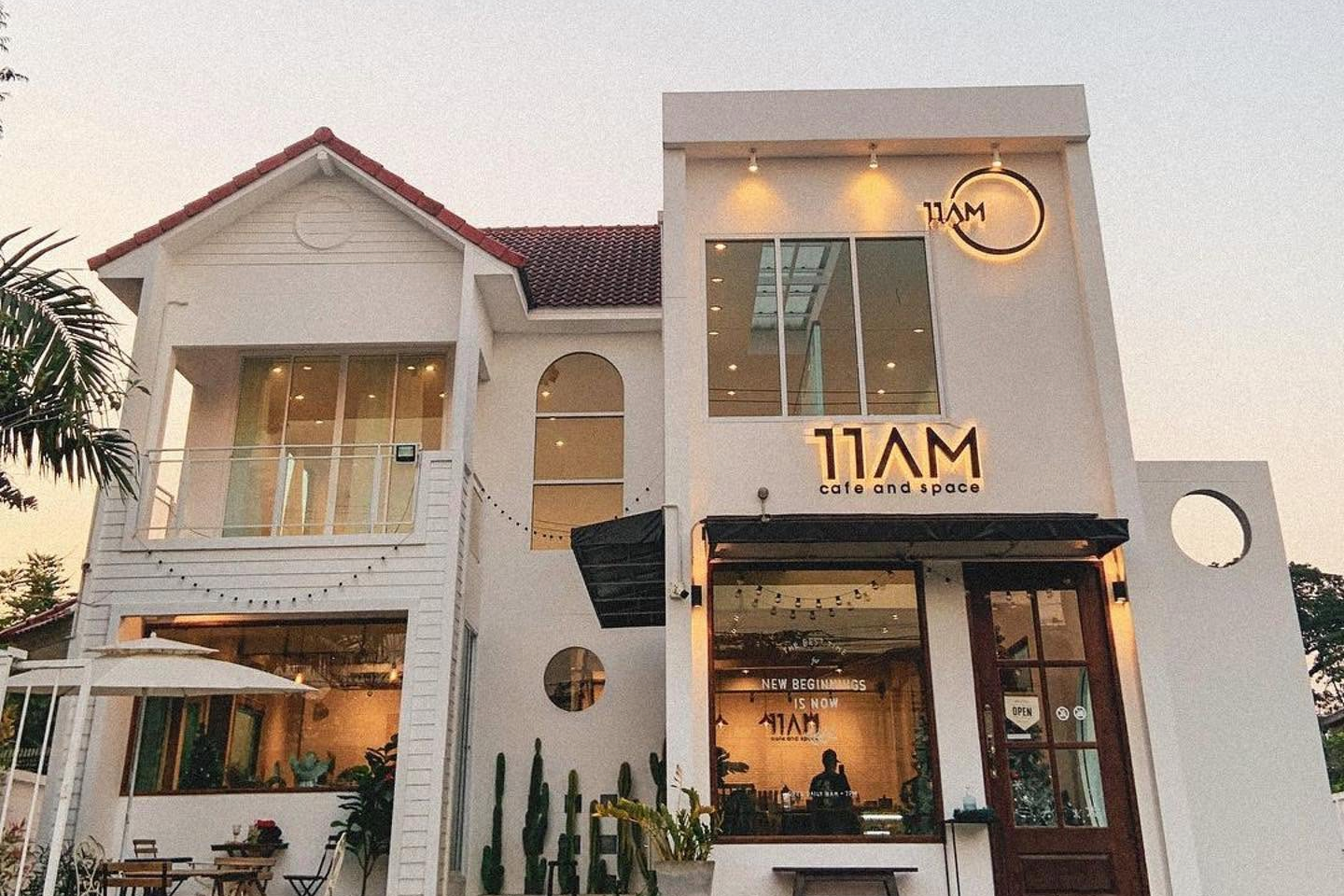 คาเฟ่ขอนแก่น 11AM Cafe and Space
