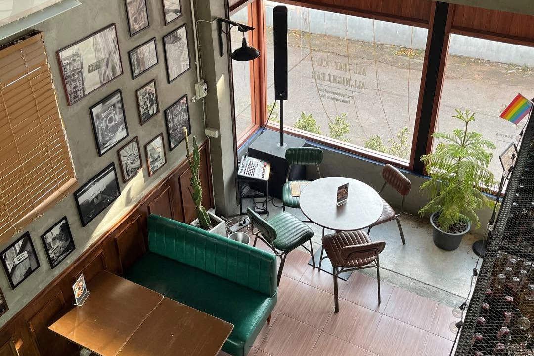 คาเฟ่ขอนแก่น White Buns Cafe & Bistro