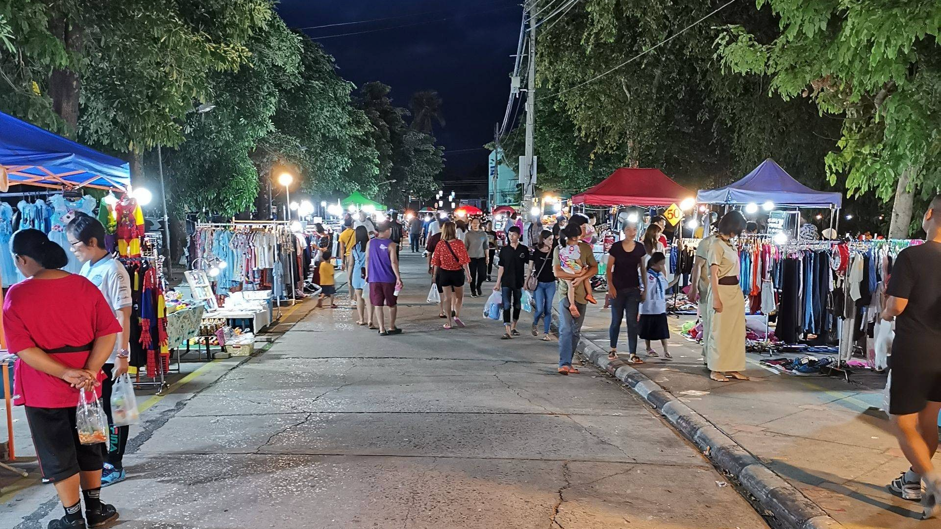 Bueng Kaen Nakhon Market in Khon Kaen